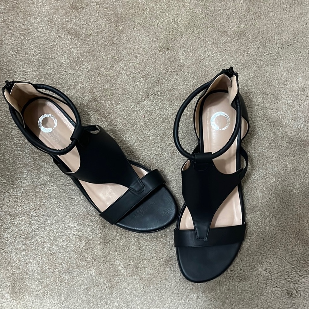 Journee Collection - 2 Inch Heels Black Trayle Wedge Sz 8.5 Wide